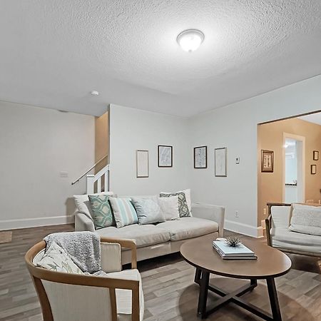 Chic 2Br Duplex Free Parking Near Hospitals Villa Des Moines Eksteriør billede
